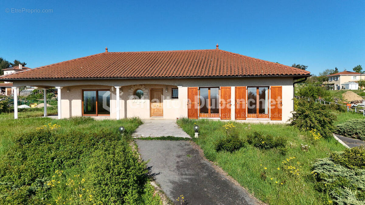 Maison à SAINT-GERMAIN-LAVAL