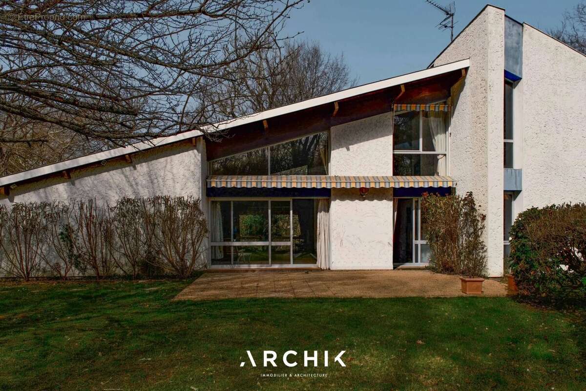 Maison à SAINT-SULPICE-ET-CAMEYRAC