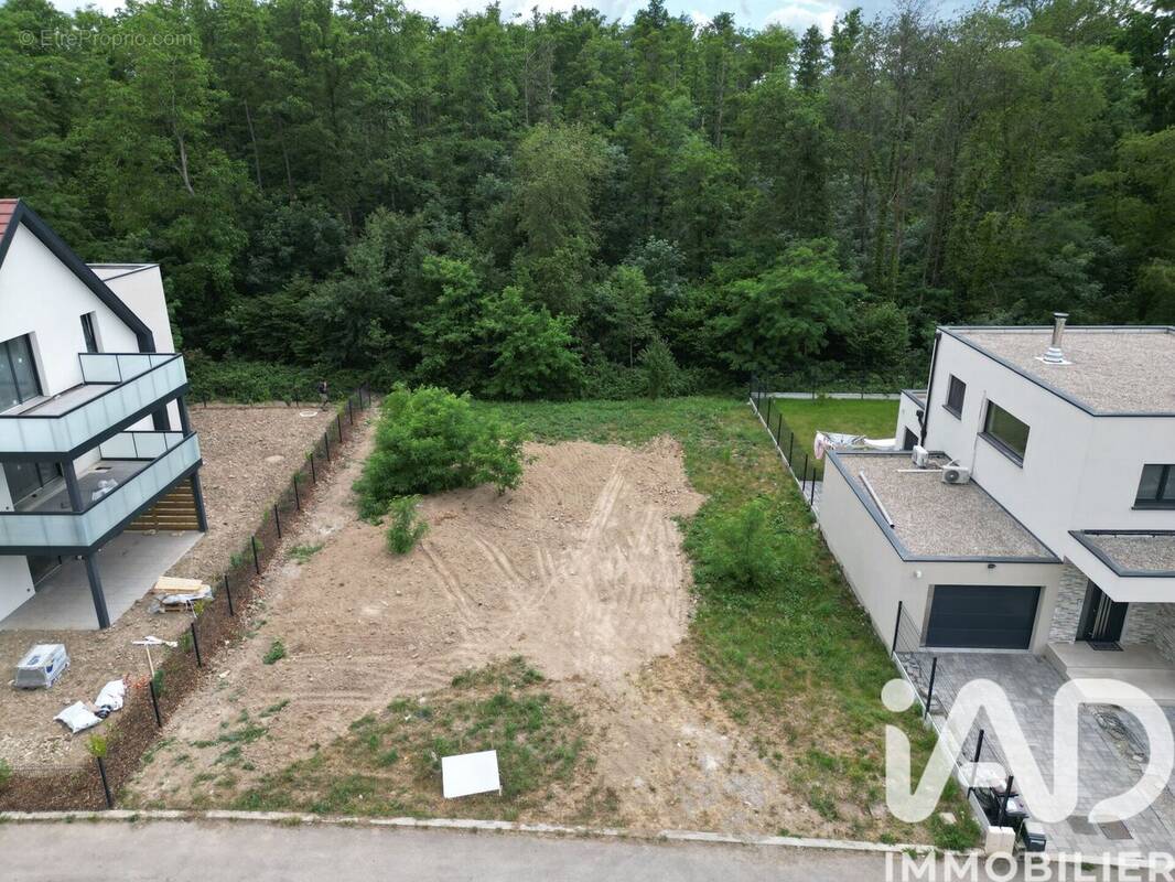 Photo 1 - Terrain à ISSENHEIM