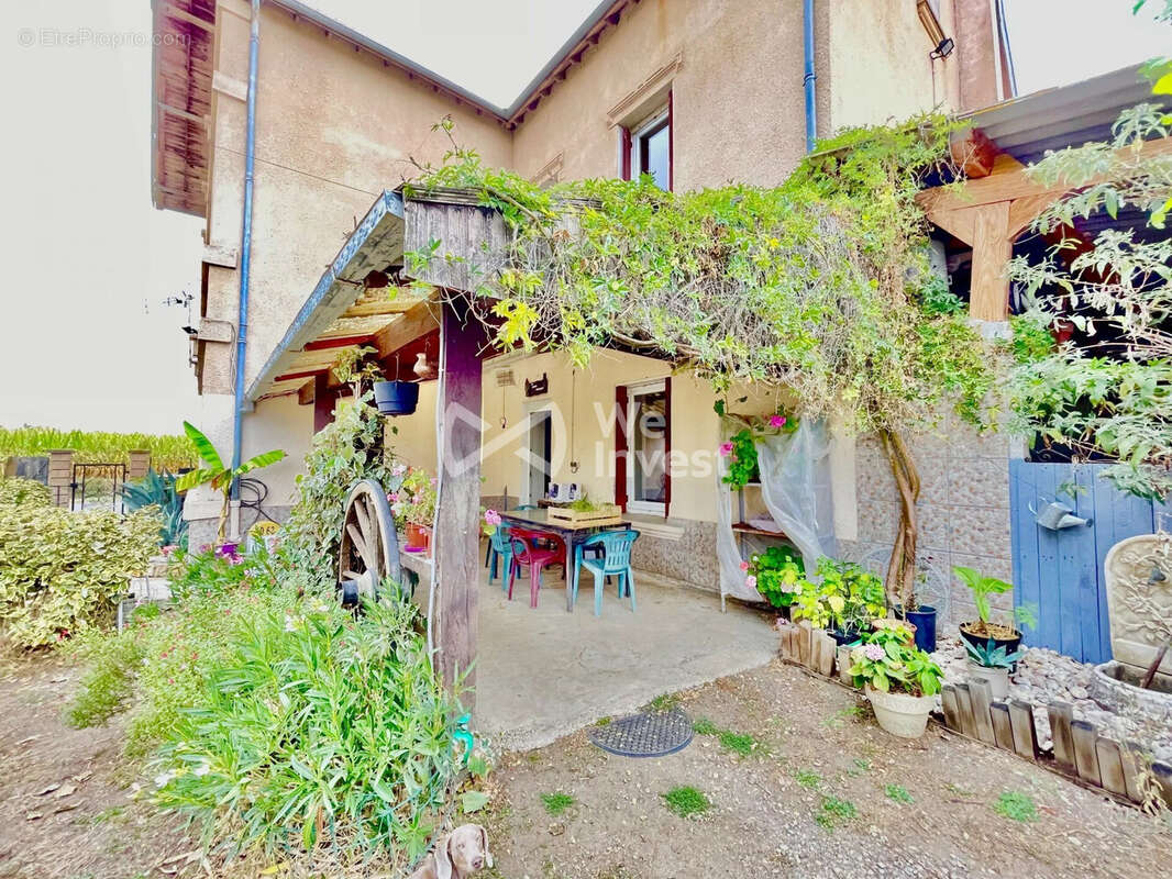 Maison 186 m² à Luzillat  - photo 2