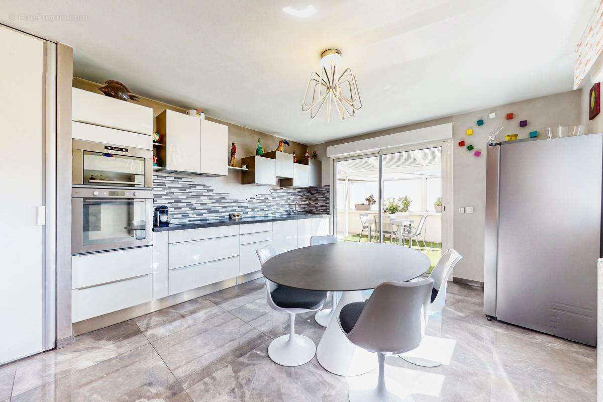 Appartement à MANDELIEU-LA-NAPOULE