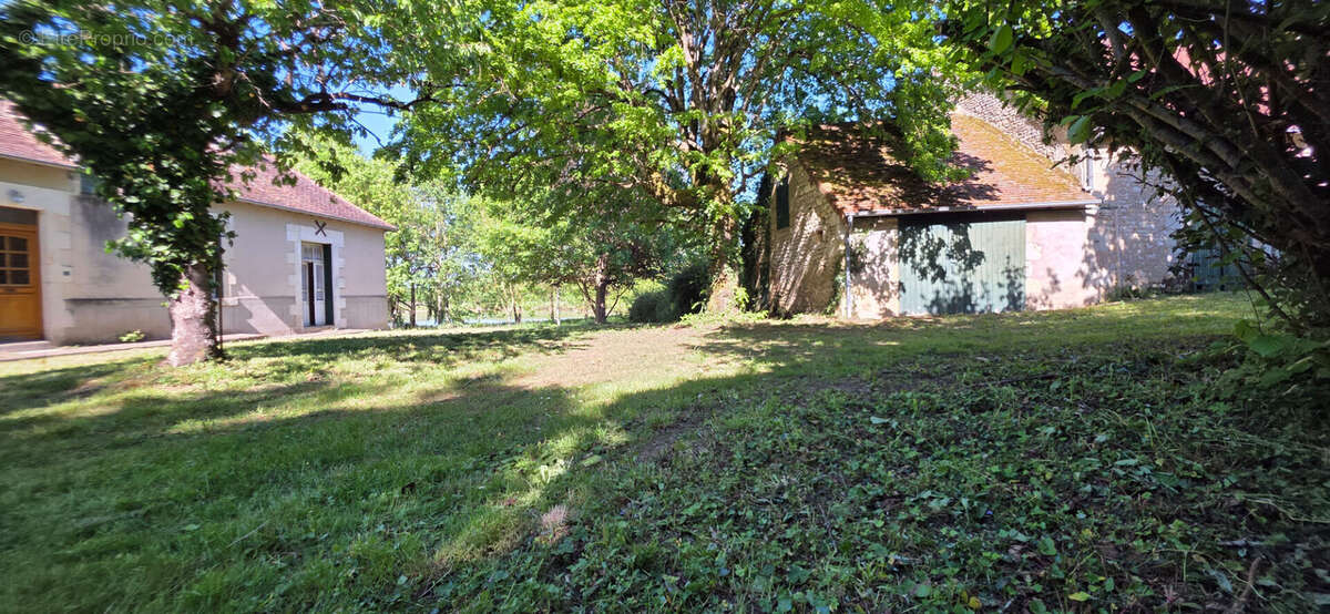Maison à NEONS-SUR-CREUSE