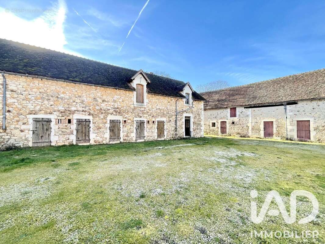 Maison 268 m² à Ciron  - photo 3