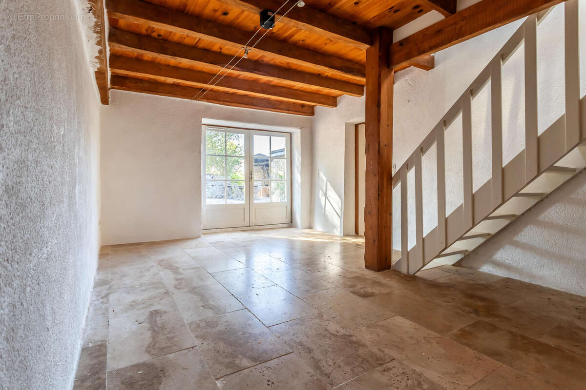 Maison de campagne avec annexe, piscine et dépendance - photo 15