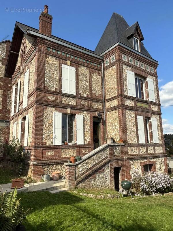 Maison à MONT-SAINT-AIGNAN