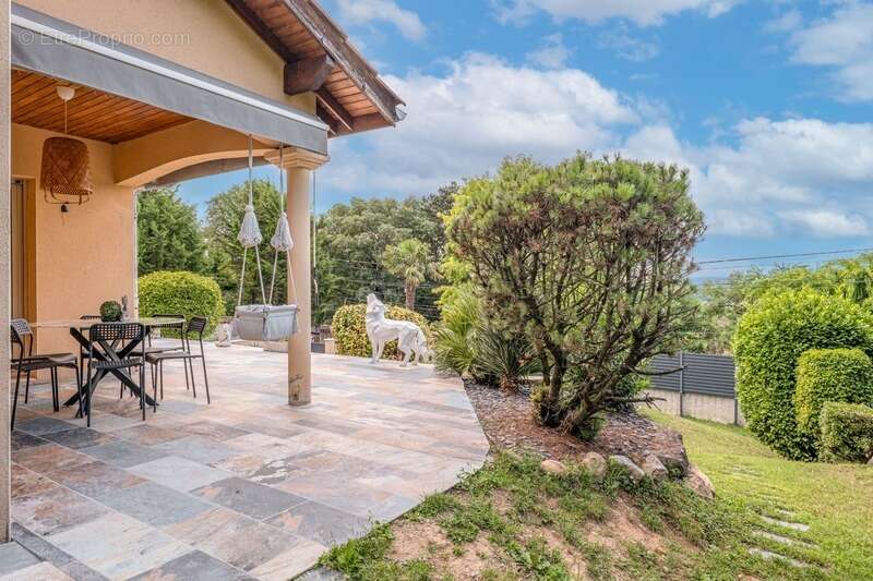 Maison à SAINTE-FOY-LES-LYON