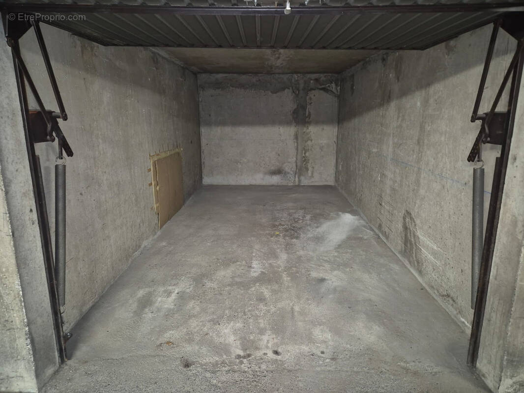 Parking à ANNEMASSE