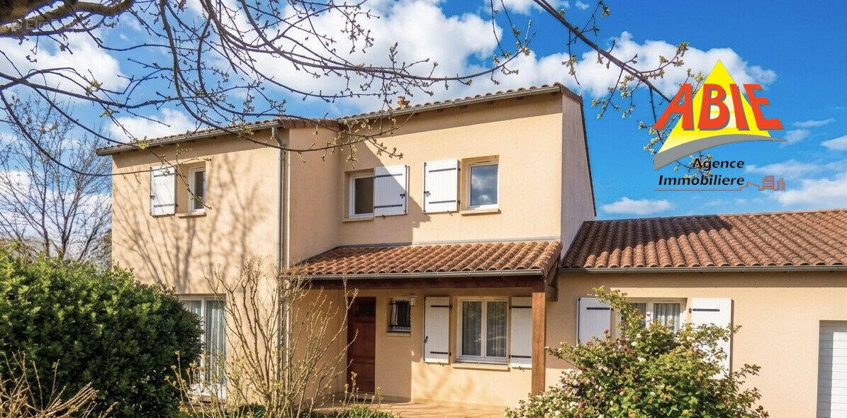 Photo 1 - Maison à SAINT-GELAIS