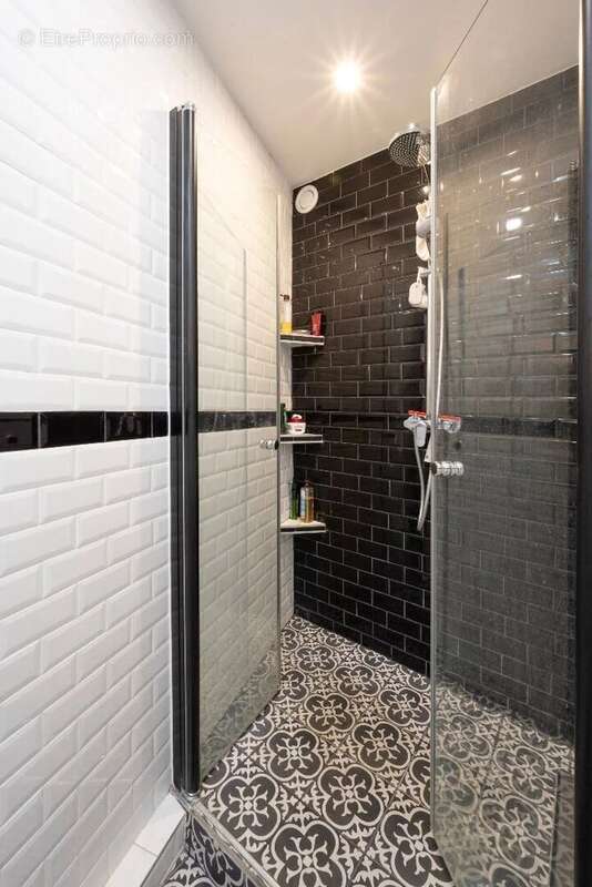 Appartement à CHARENTON-LE-PONT