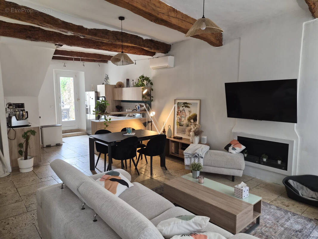 Maison à PLAN-DE-LA-TOUR