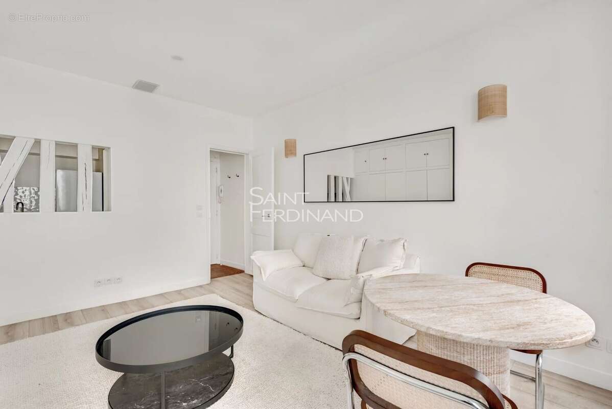 Appartement à PARIS-17E