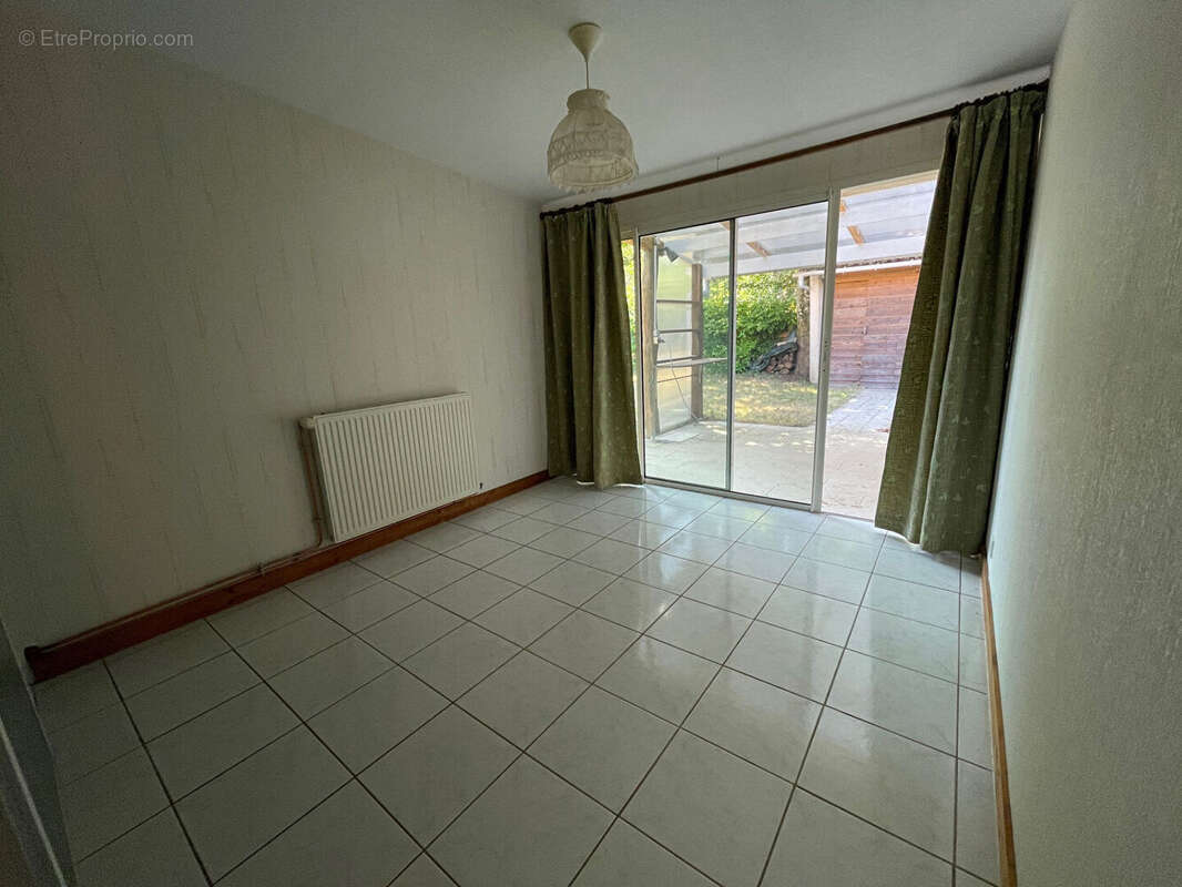 Maison à FONTAINE-LE-COMTE