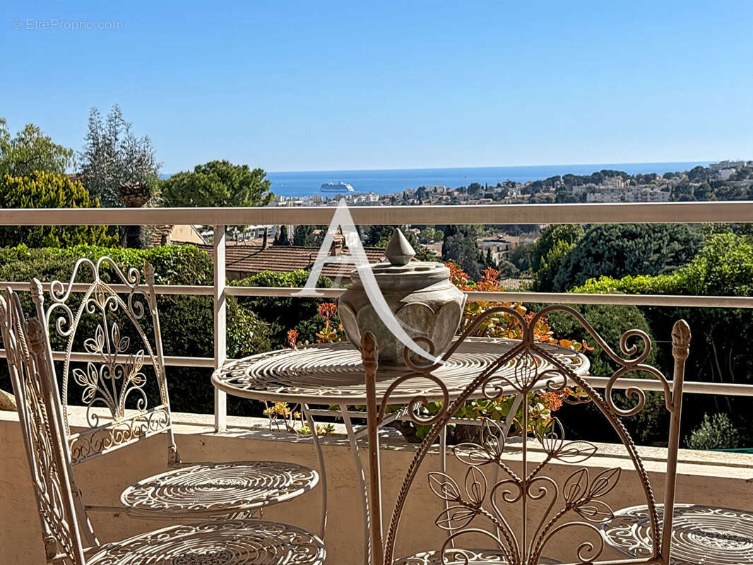 Appartement à LE CANNET