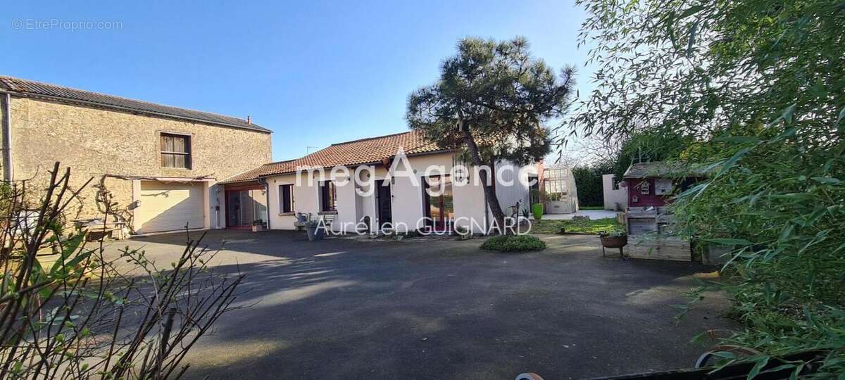 Maison à NUEIL-LES-AUBIERS