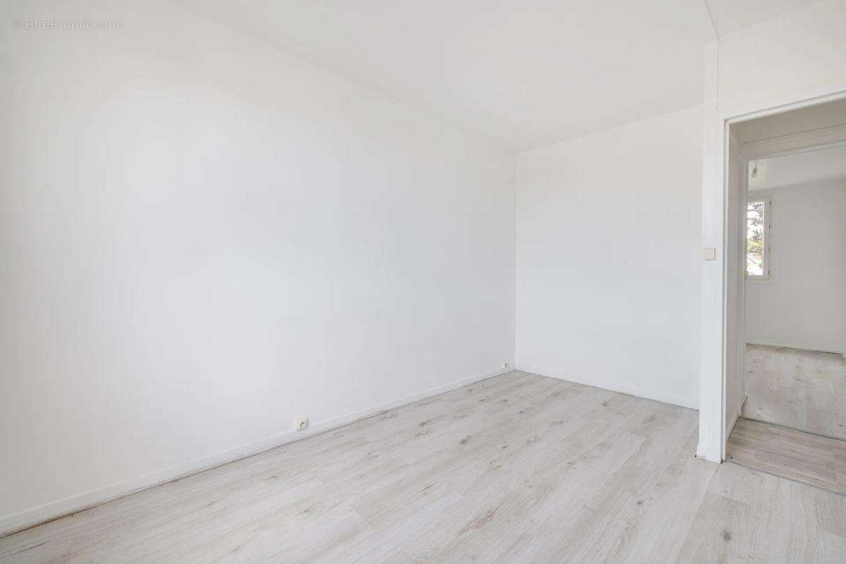 Appartement de 4 pièces de 62 m² à Romainville - photo 10