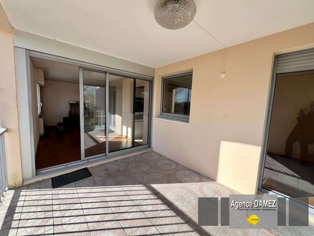 À vendre à Dourdan - Appartement 3 pièces de 75 m² avec terrasse, cave et garage, proche centre-ville et gare - photo 3