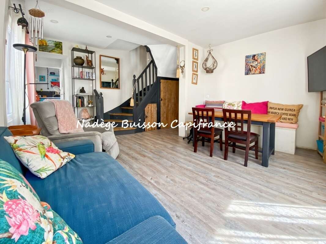 Cabourg Hyper-centre - Authentique maison de ville de 3 pièces - 60 m² habitables (80 m² au sol) - À 300 m de la plage - Sans co - photo 3