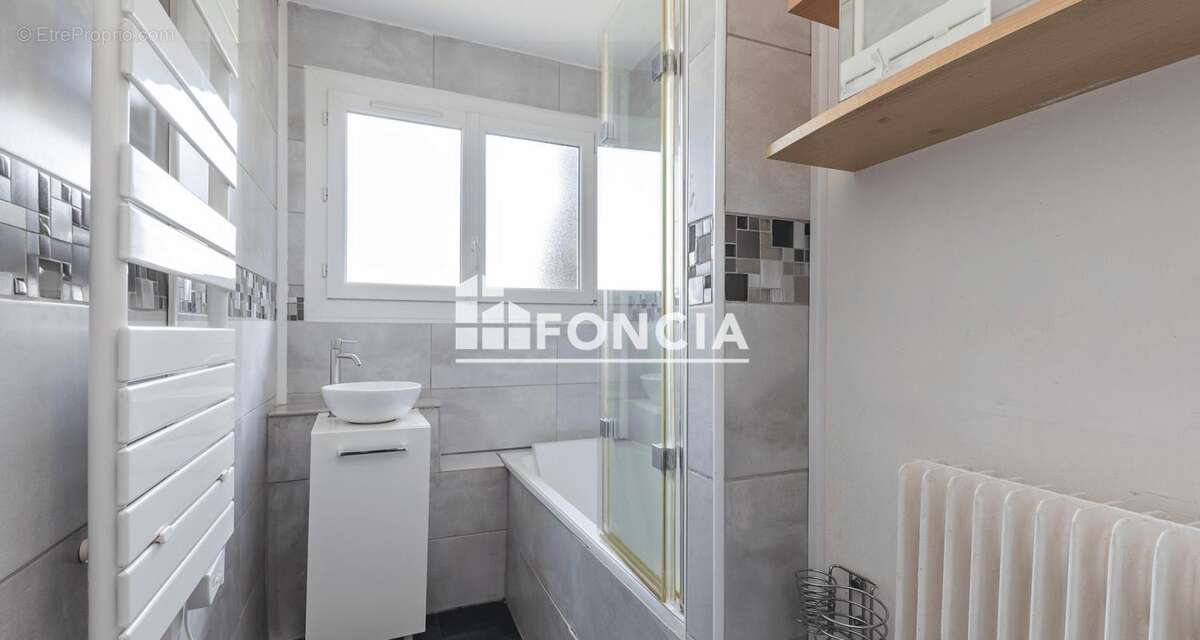 Appartement à PETIT-COURONNE
