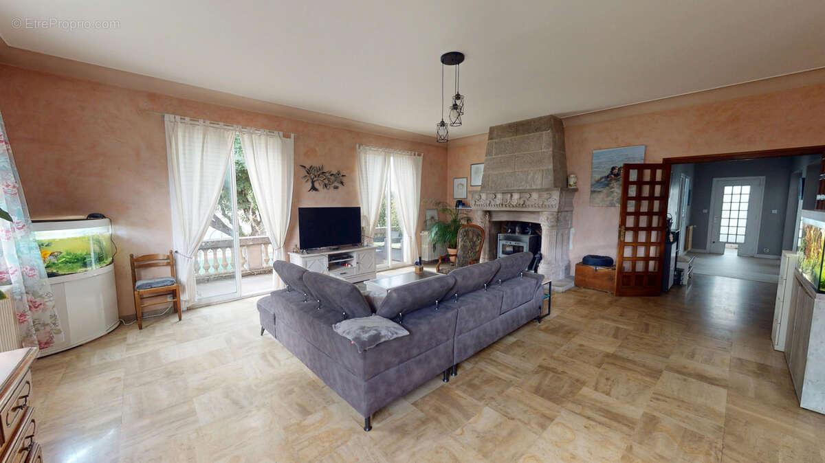 Maison sur sous sol complet et terrain attenant - photo 4