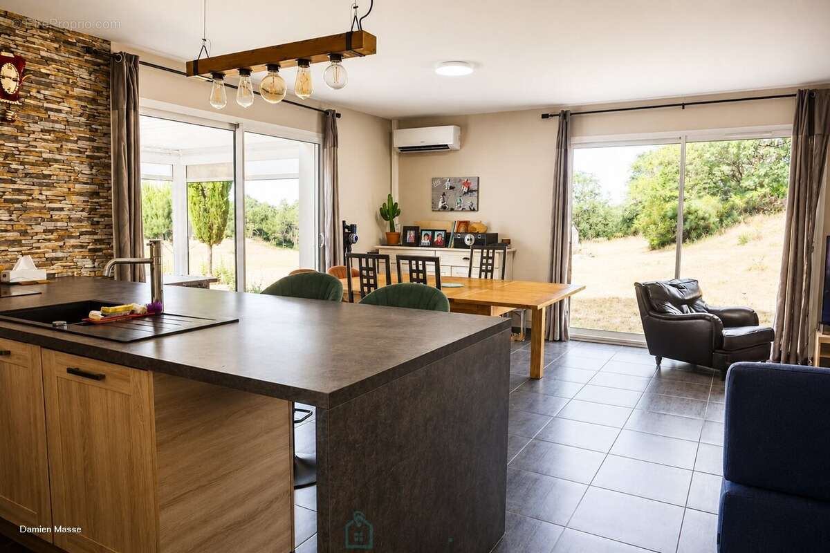 Villa contemporaine construite selon les normes techniques environnementales dans le coeur du Périgord vert. - photo 9