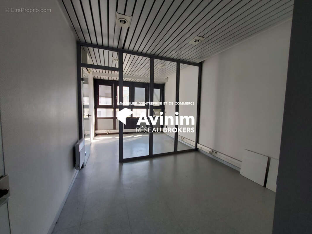 Commerce 135 m² à Annecy  - photo 2