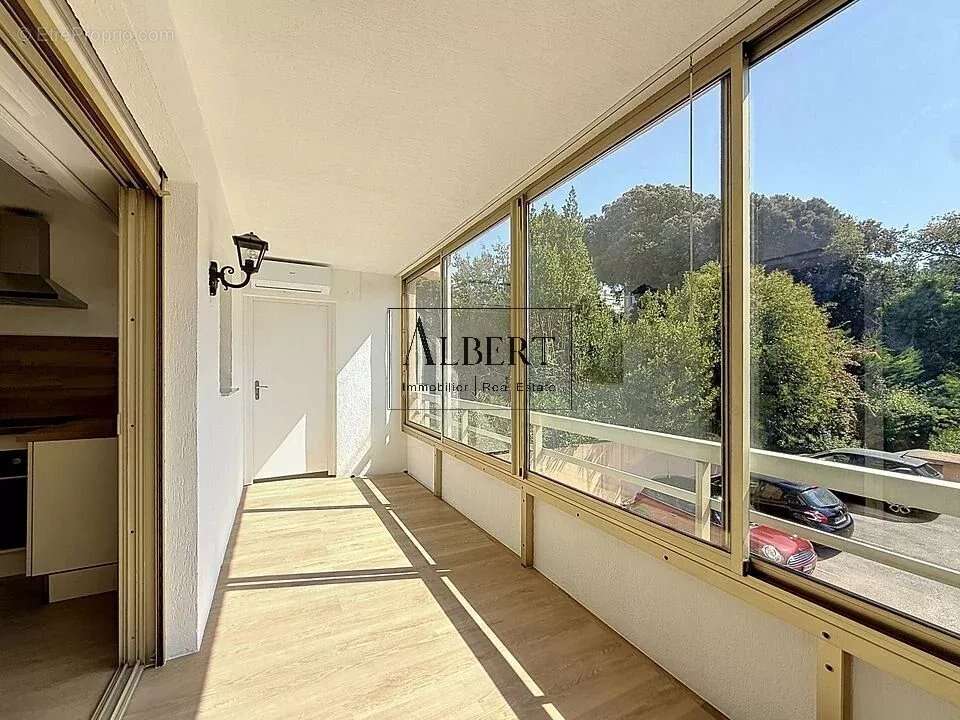 Cannes Montfleury : 2P rénové de 51 m² avec véranda climatisée, à 5 min des plages et de la Rue d'Antibes - photo 5