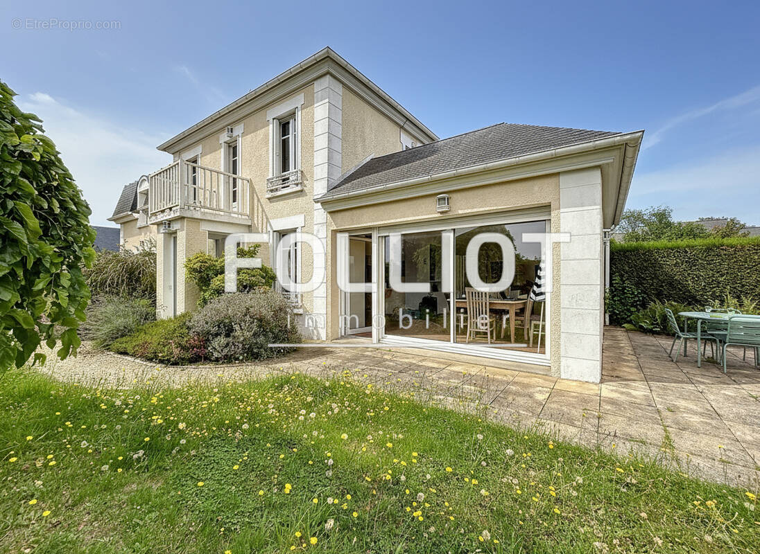 Maison à JULLOUVILLE