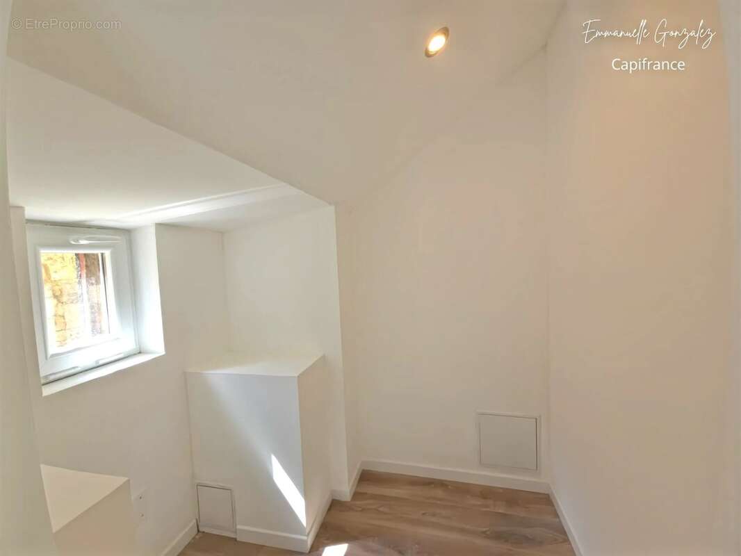 Maison de caractère entièrement rénovée 200m² avec 5 chambres ROUJAN (34) - photo 27
