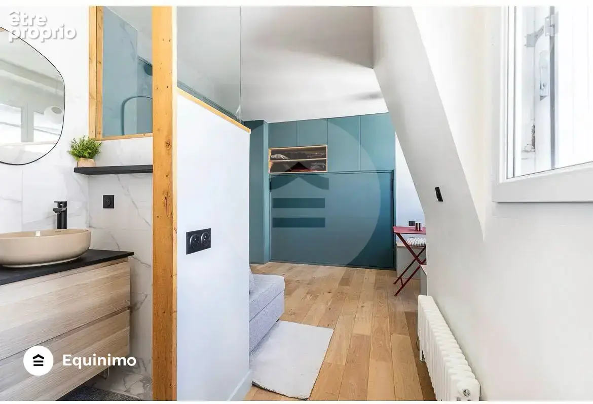 Studio rue Jouffroy d'Abbans avec vue sur le sacré coeur - photo 3