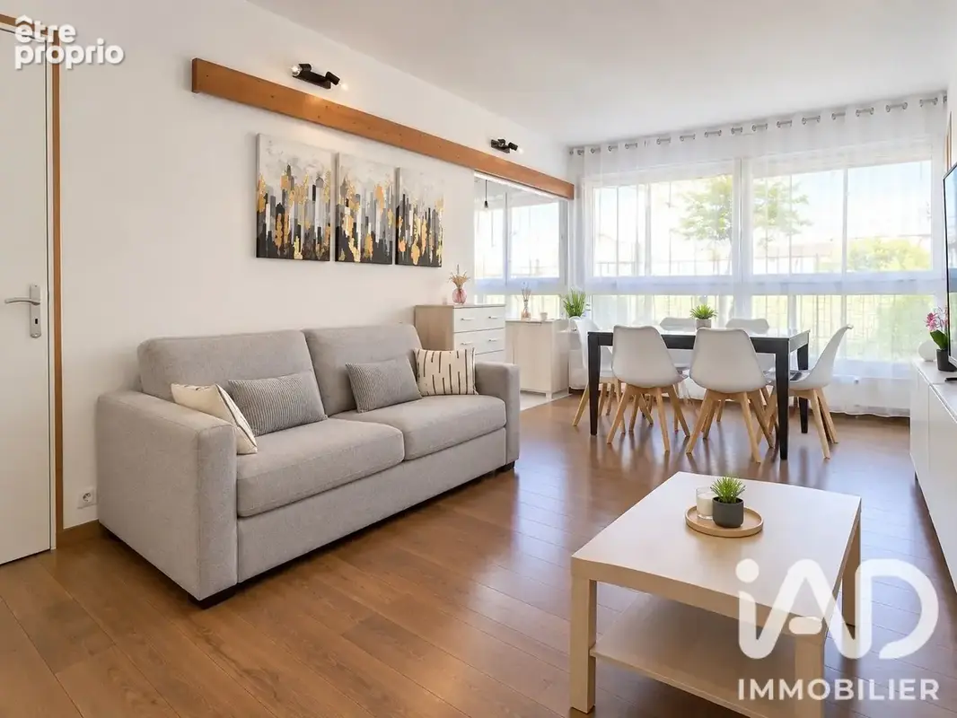 Photo 1 - Appartement à COMBS-LA-VILLE
