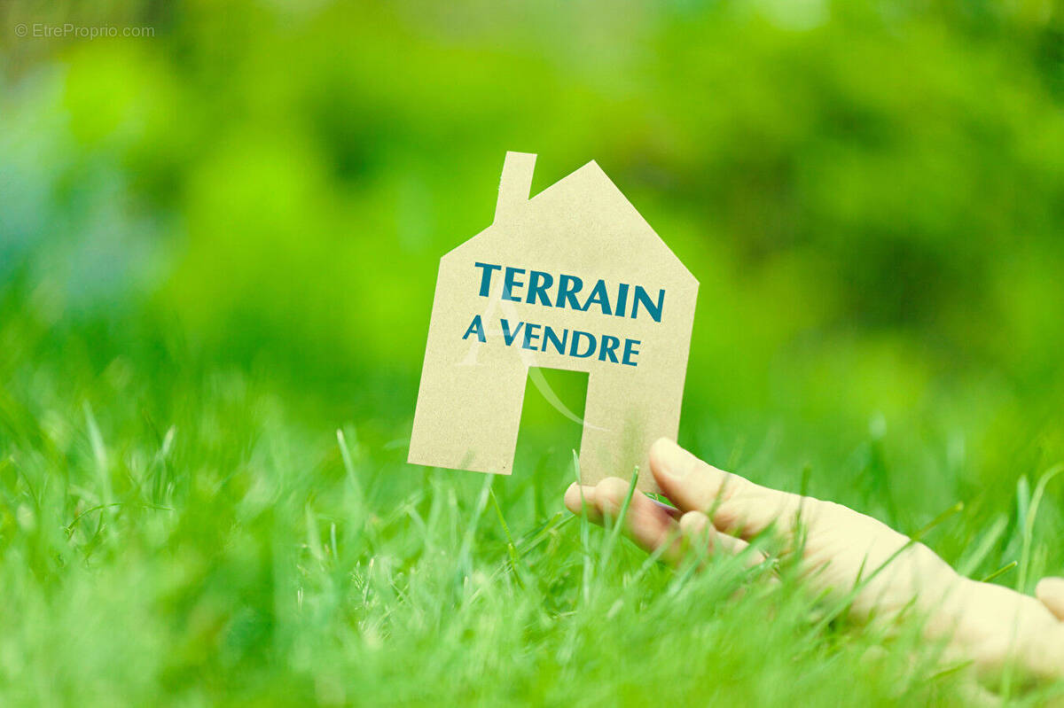 Terrain à BLACOURT