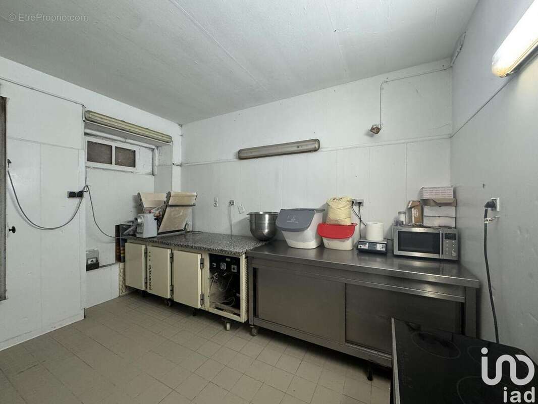 Photo 9 - Commerce à COMBS-LA-VILLE