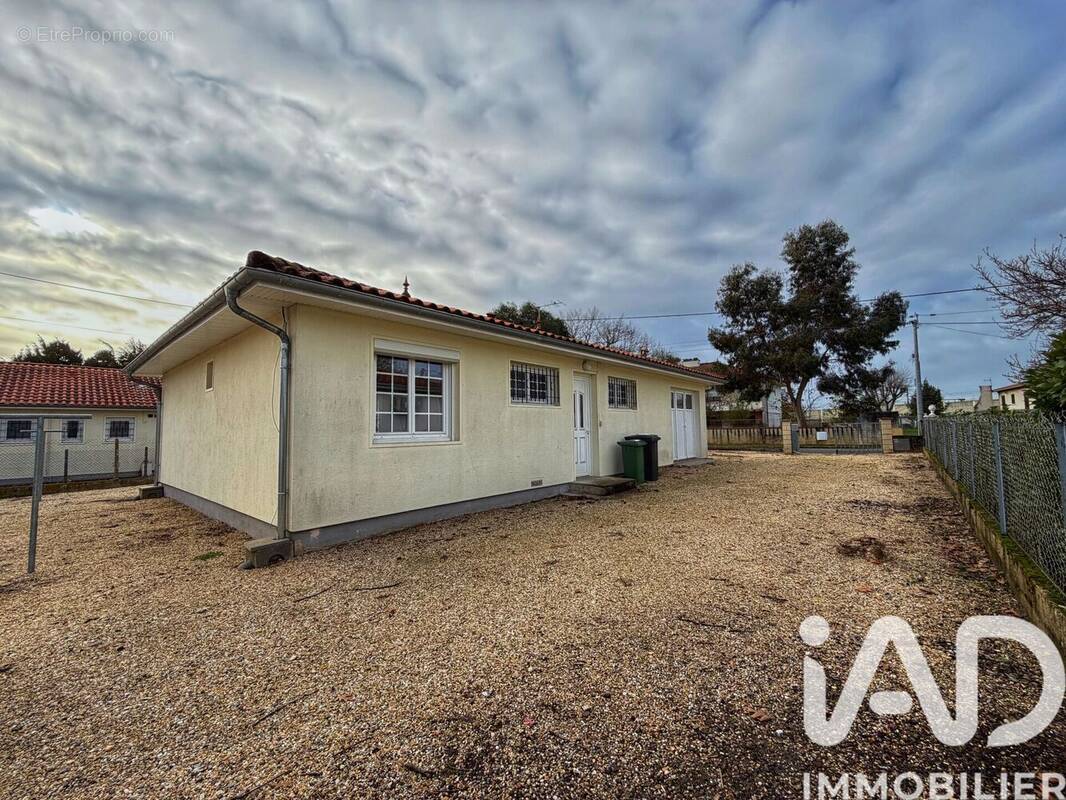 Photo 1 - Maison à AMBARES-ET-LAGRAVE