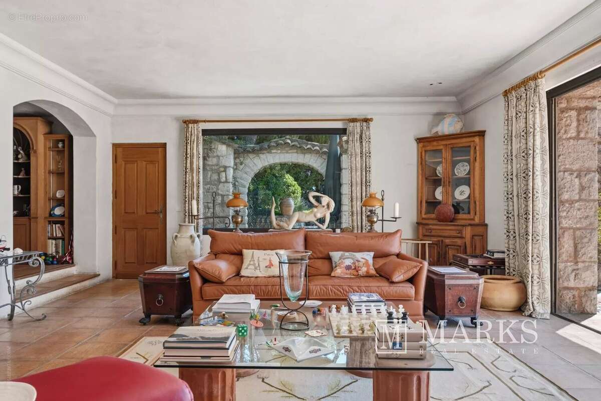 Maison à EZE