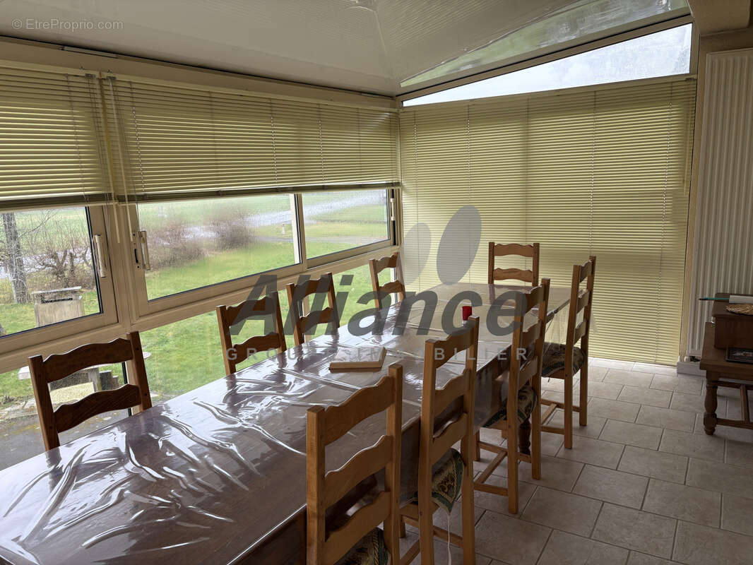 Maison  de  type  f5  sur  rez  de  jardin  a  la  longine - photo 5