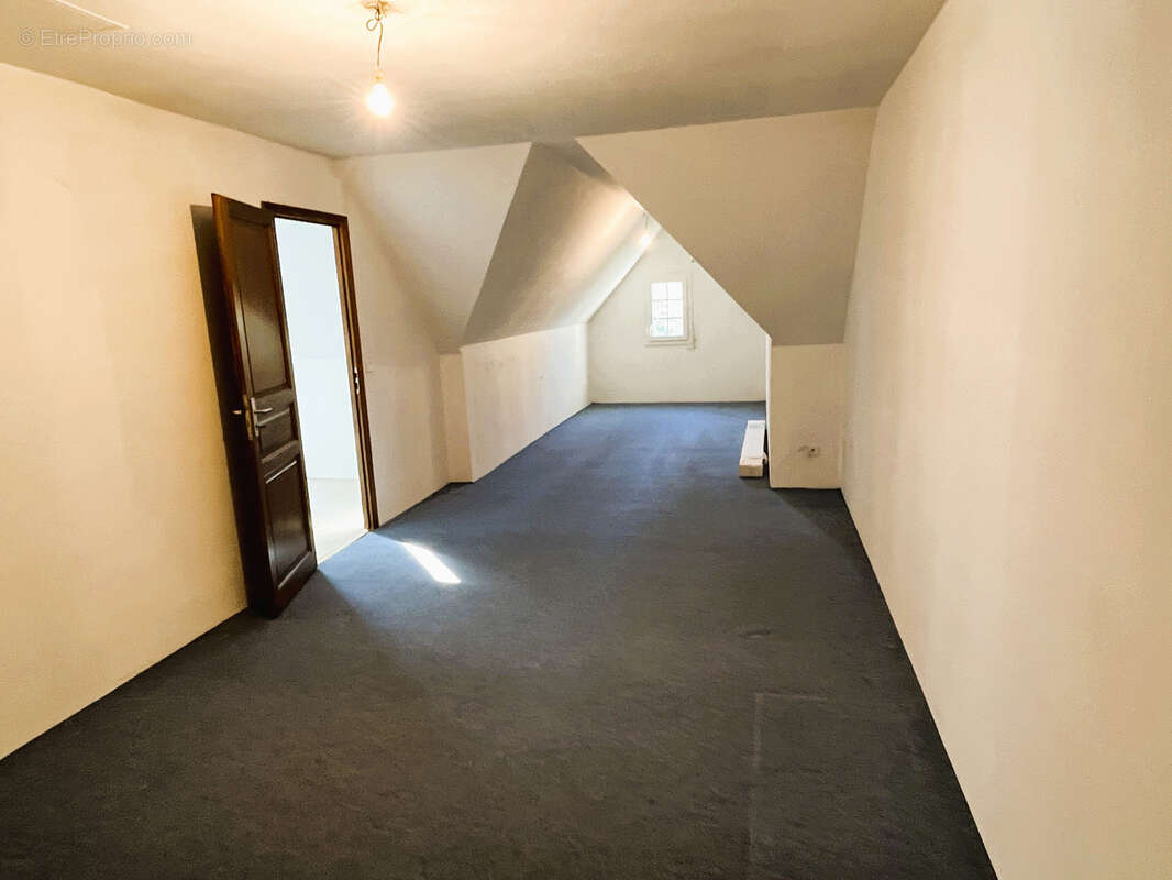 Maison à FLEURINES