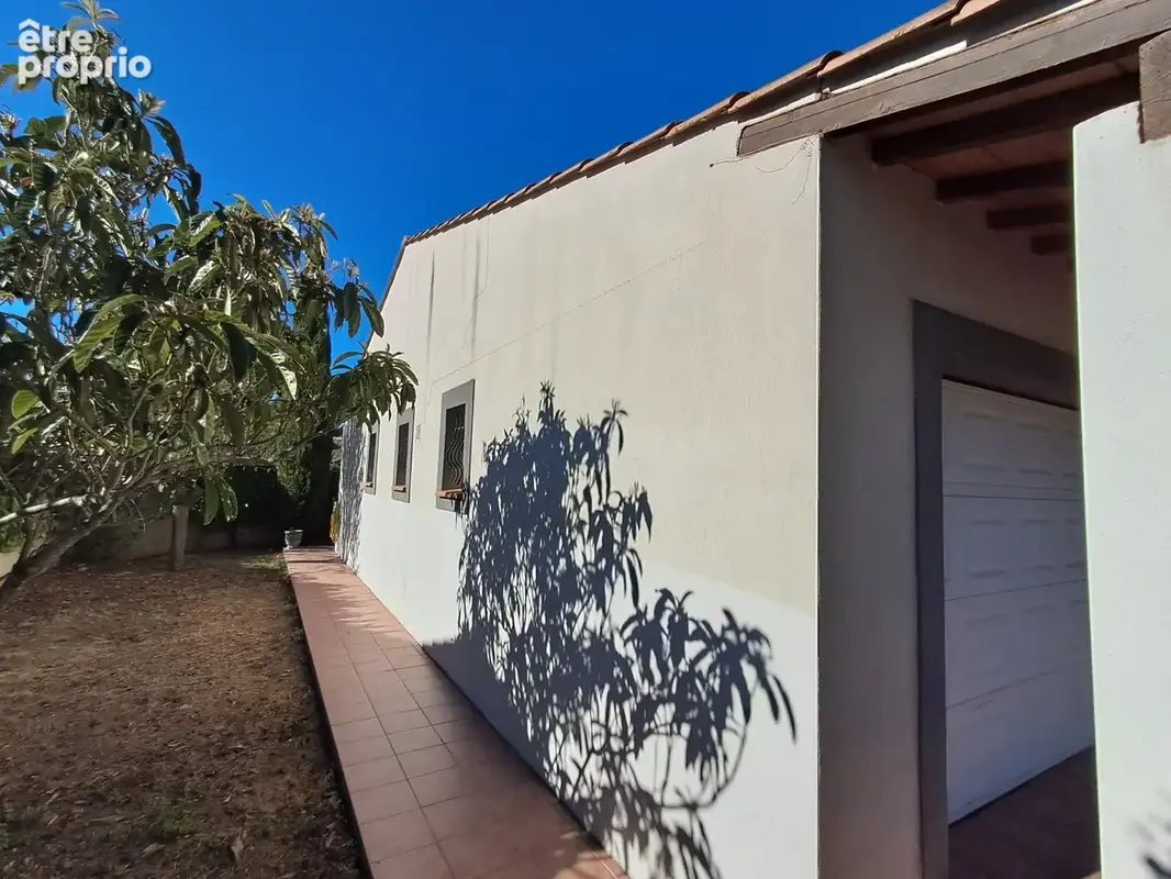Villemoustaussou – élégante maison familiale avec jardin, terrasse et garage - photo 16