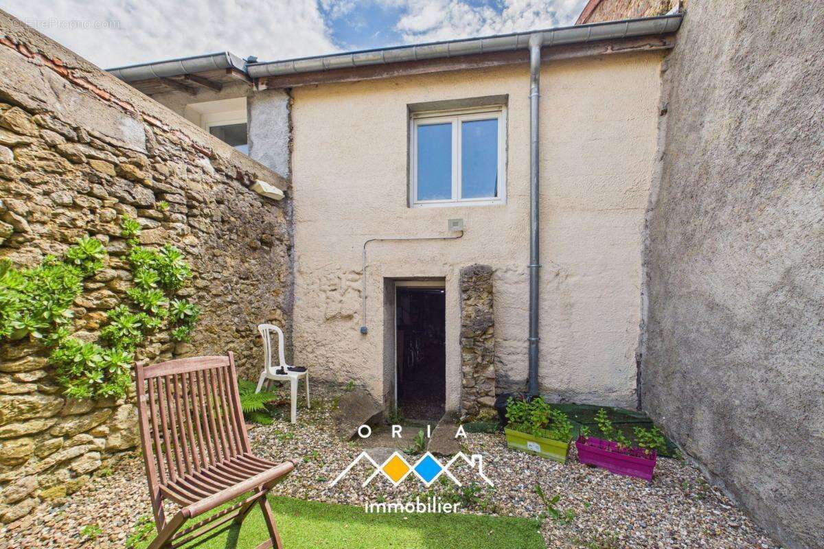 Maison à PAGNY-SUR-MOSELLE