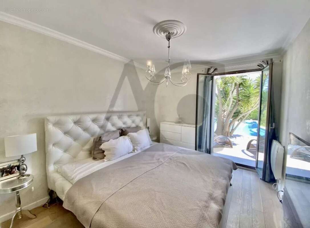 Maison à VILLENEUVE-LOUBET