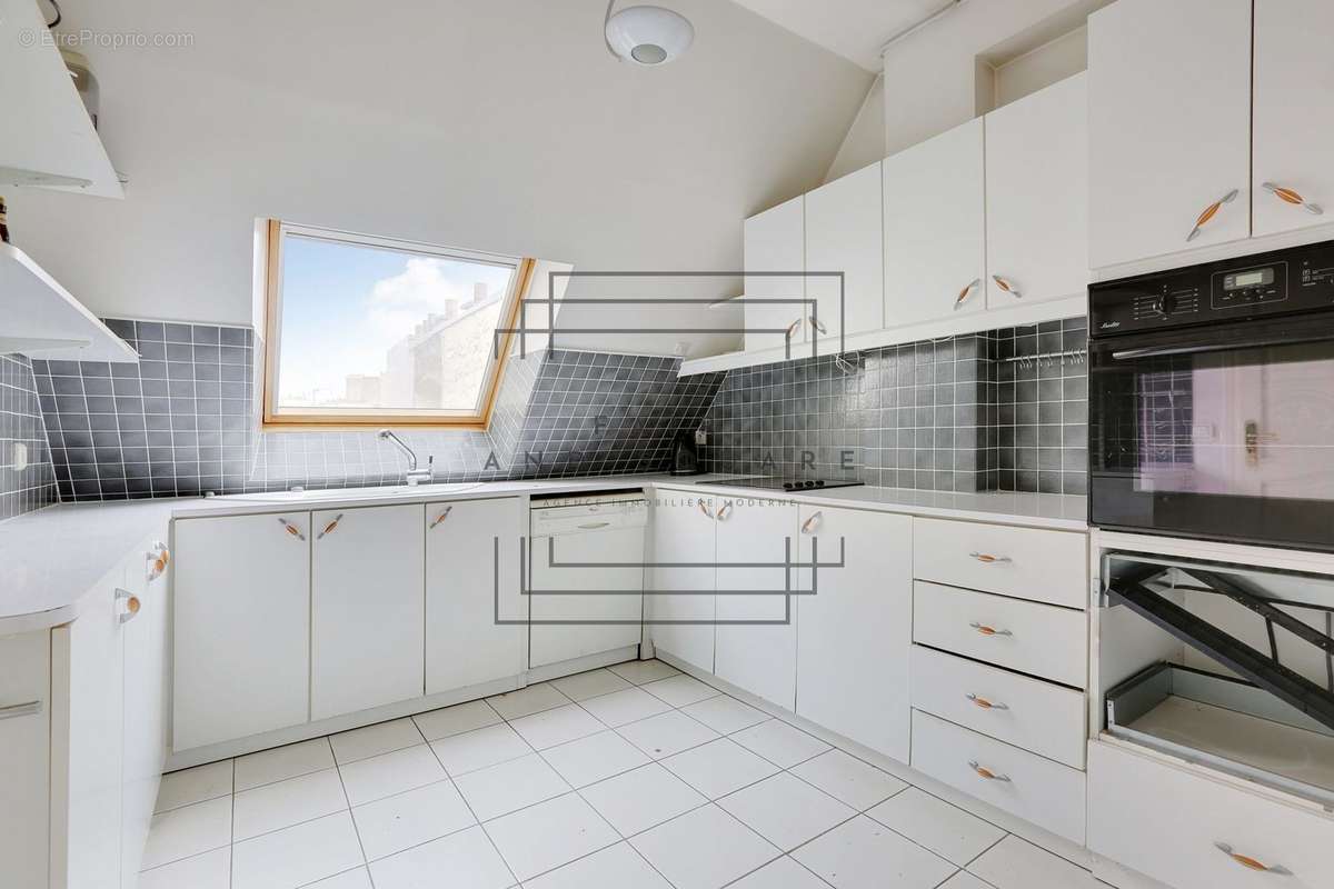 Appartement à NEUILLY-SUR-SEINE