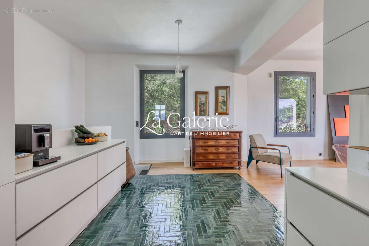 Maison 175 m² à Hyeres  - photo 8