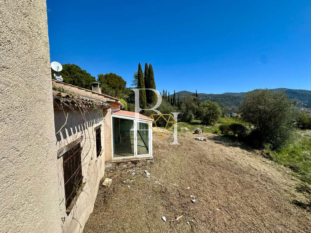 Maison à TOURRETTE-LEVENS