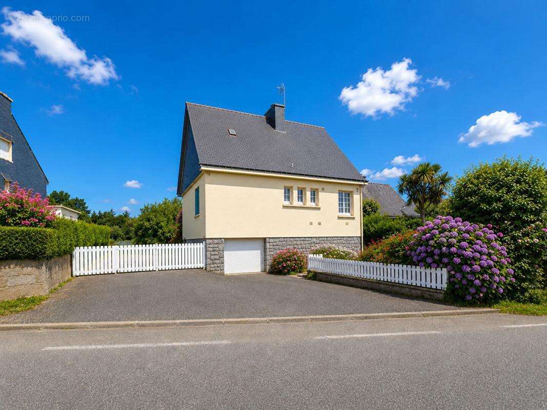 Maison à CLEGUER