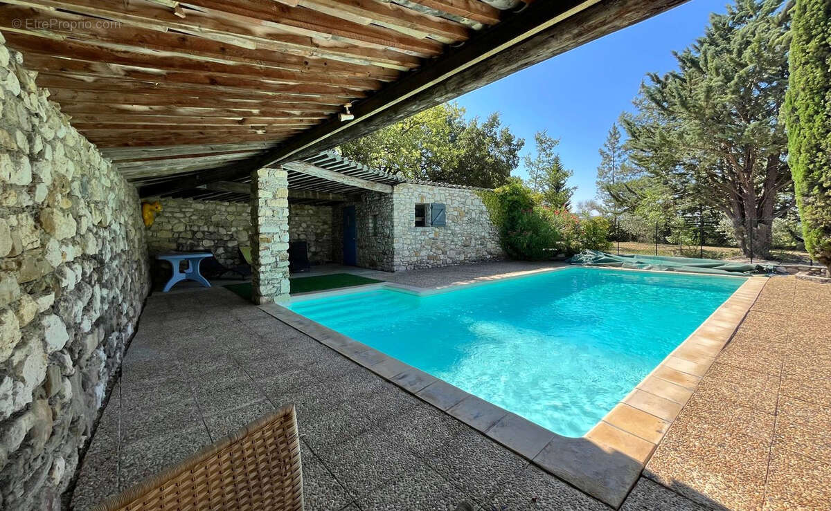 Maison familiale avec piscine et vue dégagée à vendre - Drôme Provençale - photo 3