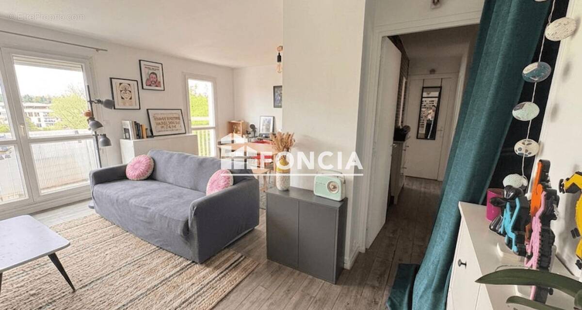 Appartement à FRESNES