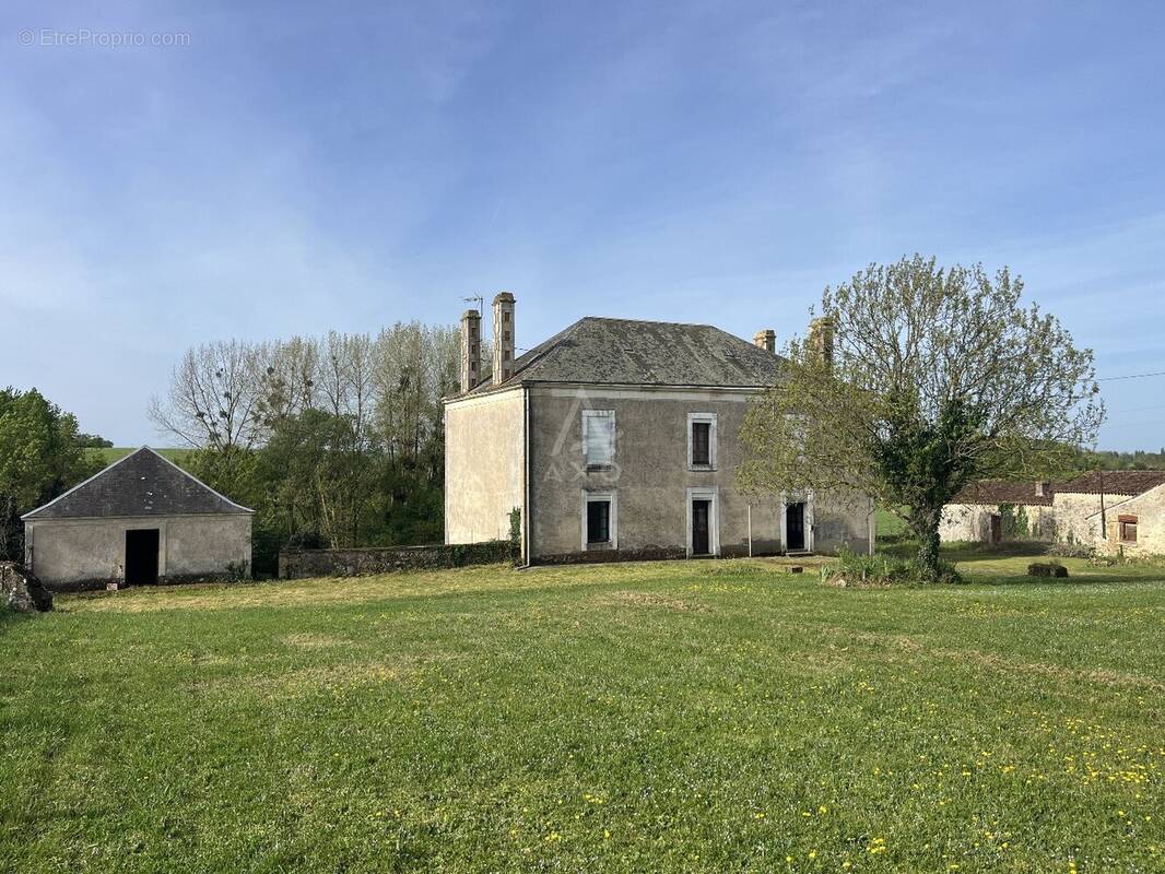 Maison à LA CHAPELLE-THEMER