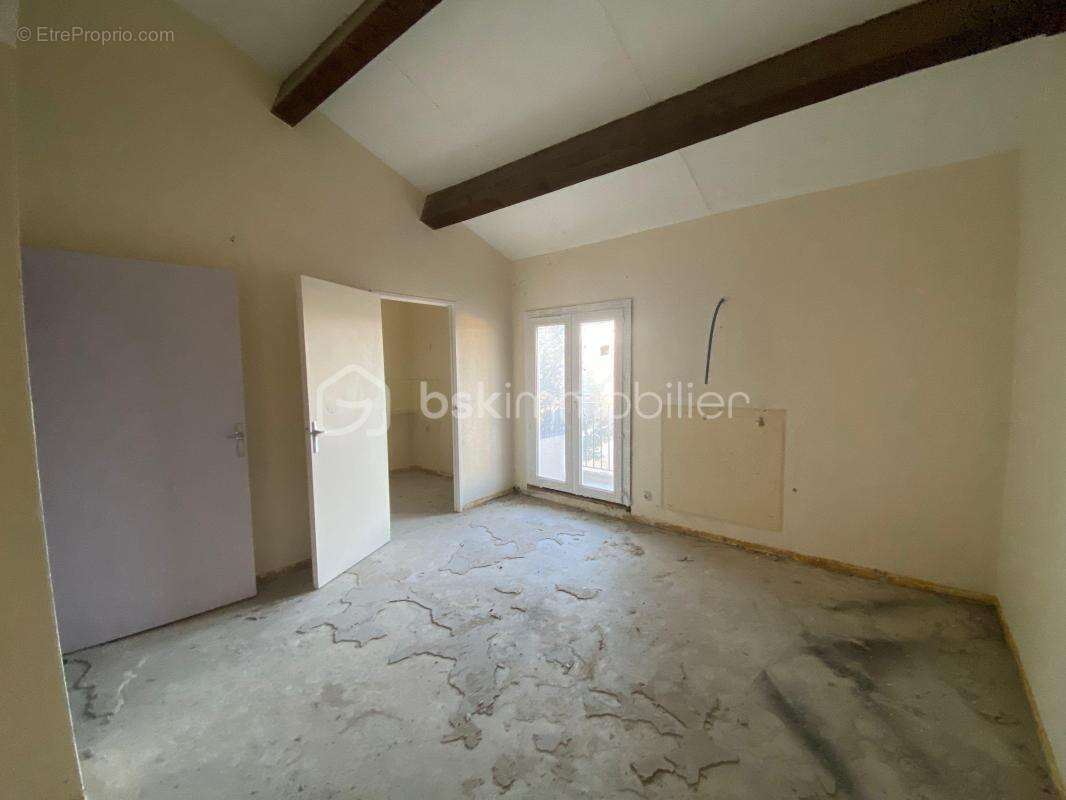 SAINT-CHRISTOL ((84) - Créez votre T3 sur mesure ! Plateau sous forme d'appartement de 78 m² env. situé au 2ème étage avec ascen - photo 11
