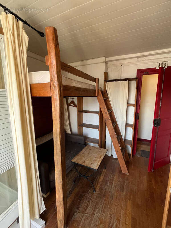 Appartement à PARIS-14E