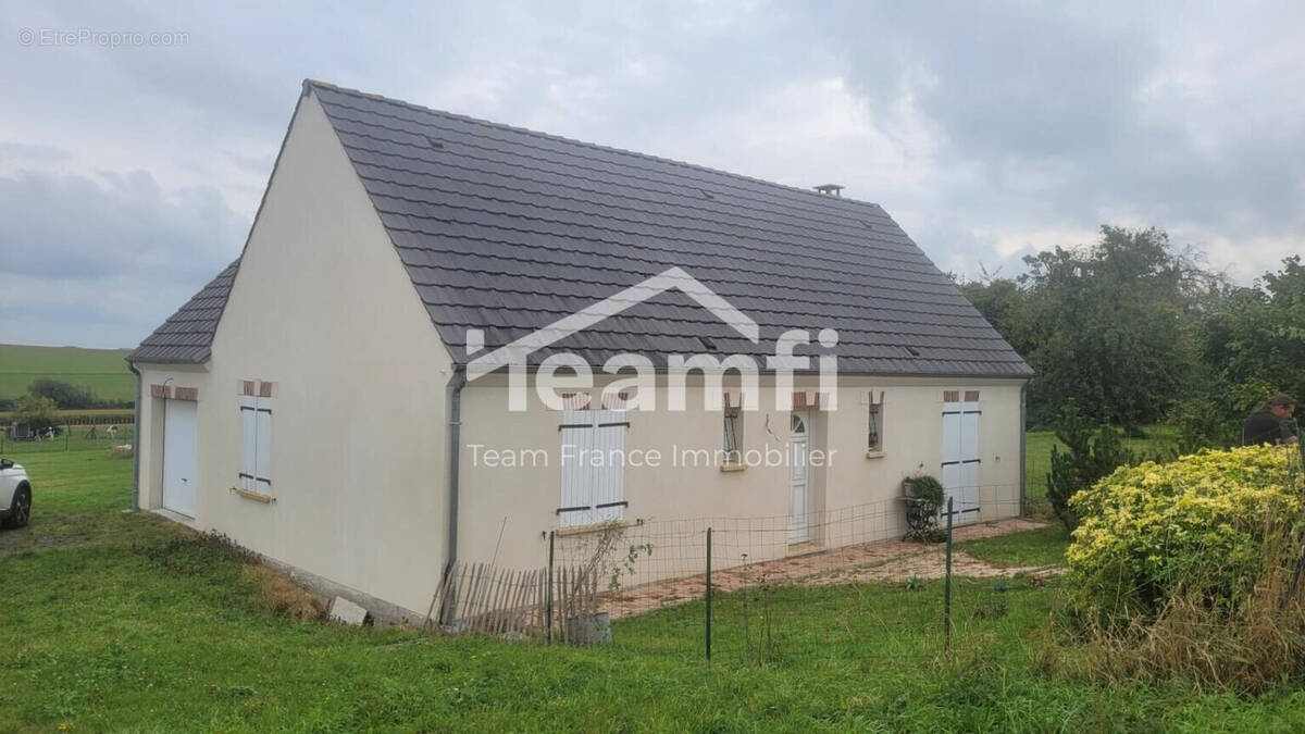 Maison à ERQUERY