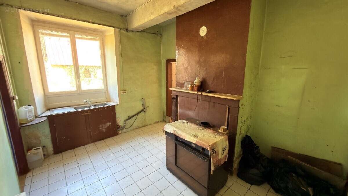 Maison à LES MENUS